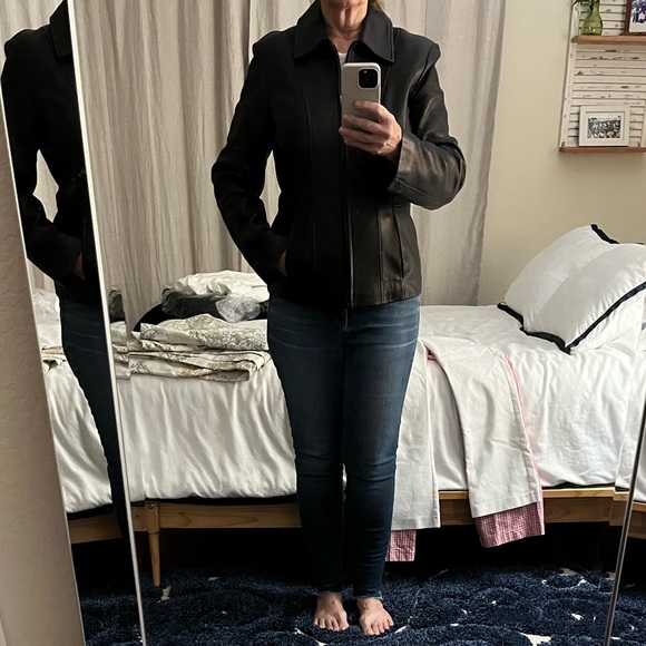 Leather jacket - Picture 8 of 9